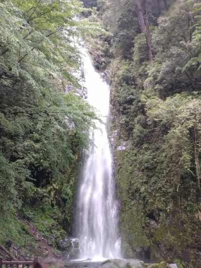 桃山瀑布(攝影者：東勢林區管理處梨山工作站 黃技正琳捷)